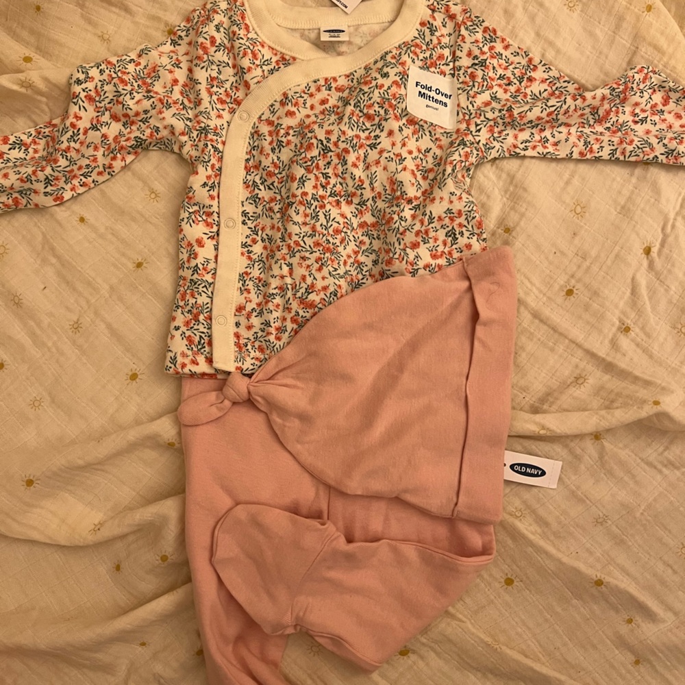 Baby girls Old Navy outfit set with hat